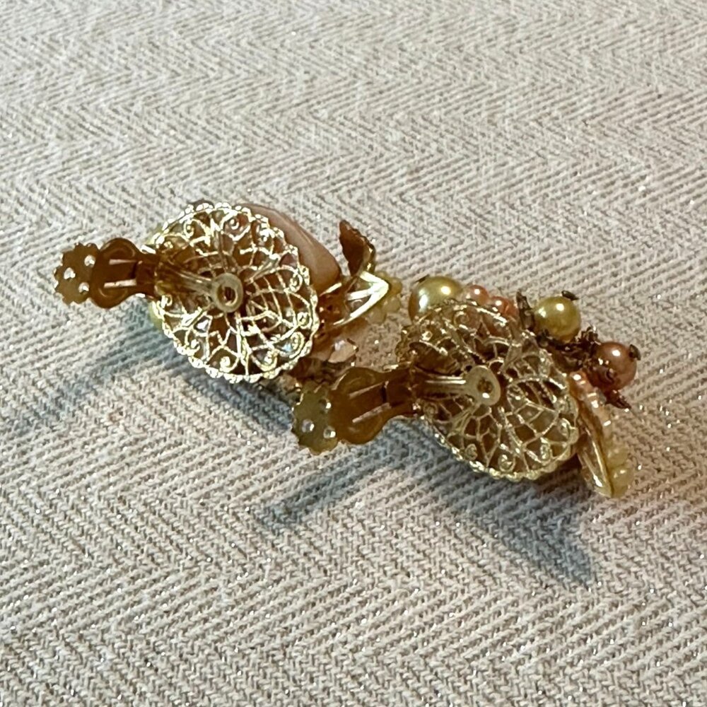 Vintage Beau Jewels Clip-On Earrings With Faux Pearl & Gold-Tone Leaf Cluster - Picture 7 of 7